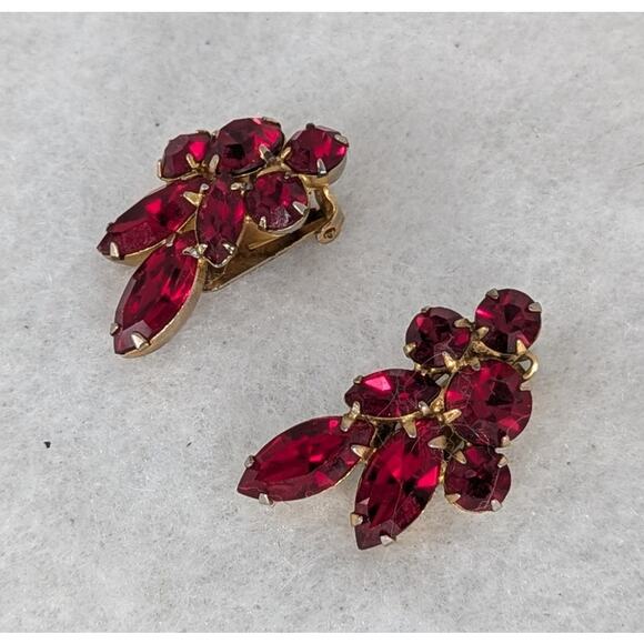 Vintage 50's Red rhinestone earrings with clipssee measurements - Picture 1 of 7